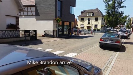 Mike Brandon arrive au tournage du clip avec le Professeur Djack d'Alsace Brumath