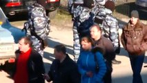 Вооруженные люди в масках оцепили крымскотатарский канал АТR и проводят обыск (Видео телеканала АТR)