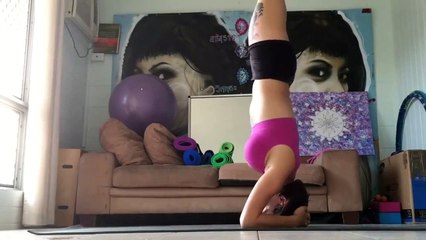 Ce Chat qui Ruine un Moment de Yoga Parfait