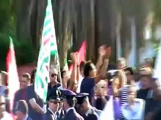 Latina - Casapound manifesta al fianco dei lavoratori Nexans