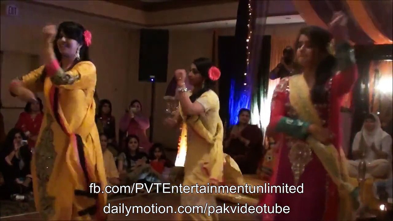Superb Amazing Mehndi Dance