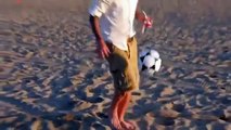 Incredibile David Beckham 3 tiri liberi sulla spiaggia fa centro nei bidoni