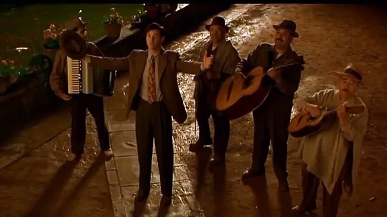 Mariachi Serenade (A walk in the clouds - Un Paseo por las nubes)