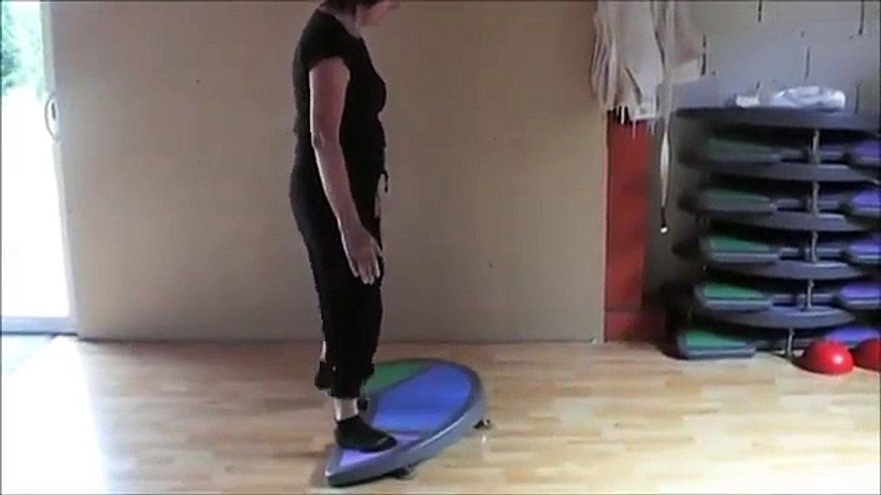 Gym séniors. Fitness workout senior.  Exemples d'exercices. Forme et santé