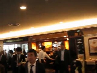 東北地方太平洋沖地震発生時の羽田空港第2ビル68番ゲート付近の様子