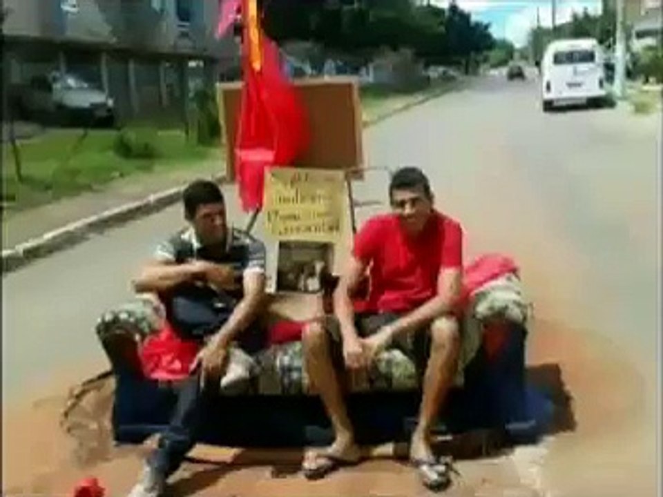 Sofá no buraco