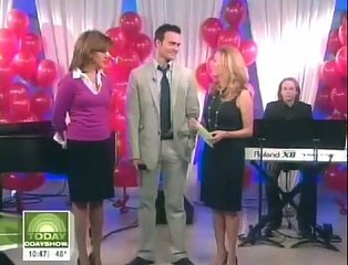 Cheyenne Jackson Performing on the Today Show.avi