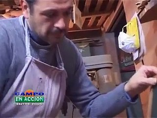 Hacedores en acción: Gustavo Petrussi es artesano y realiza trabajos en madera de fina terminación