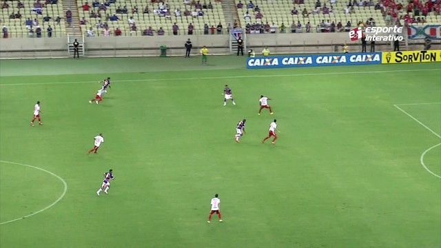 Lucio Maranhão acerta a trave do América RN