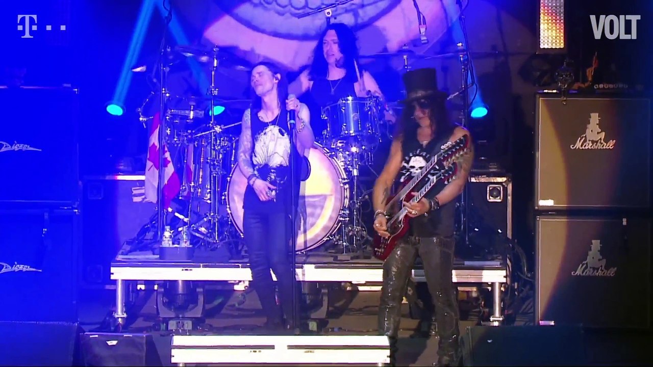 Slash ft. Myles & The Conspirators - The Dissident (Live At Volt Festival 2015 HD)