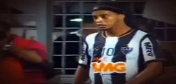 Lindo Drible de Ronaldinho Atletico MG 4x1 Sao Paulo Libertadores 2013 by Football King Nr1