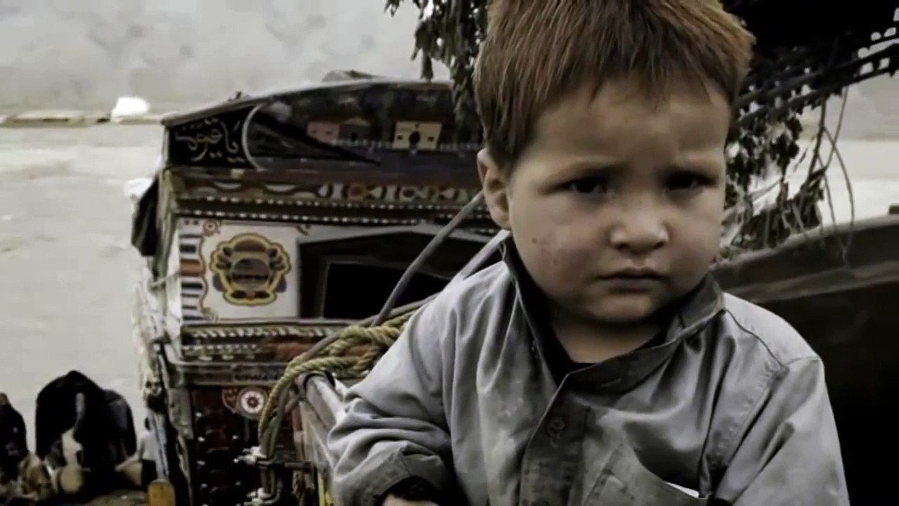 モーニング娘。『Be Alive』　世界の子どもたち。