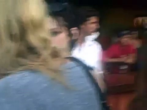 Kristen Stewart backstage waiting for Robert Pattinson ROBSTEN!