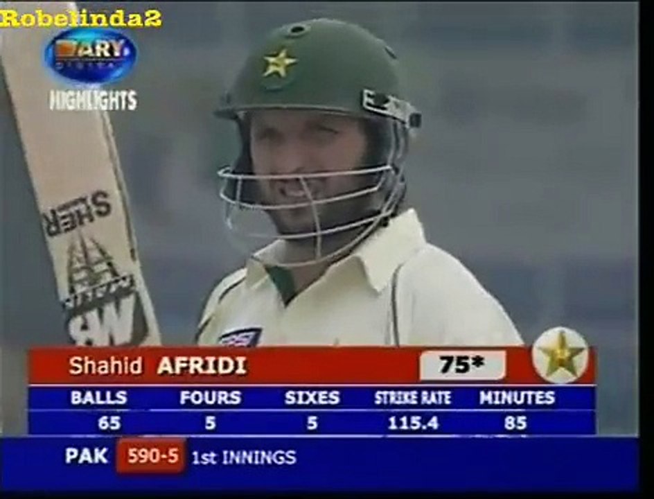 Shahid Afridi crazy 24 in 4 balls vs Harbhajan 'slapper' Singh, 4 consecutive SIXES!!