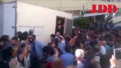 Tsipras quitte le bureau de vote après avoir voté "non" au référendum