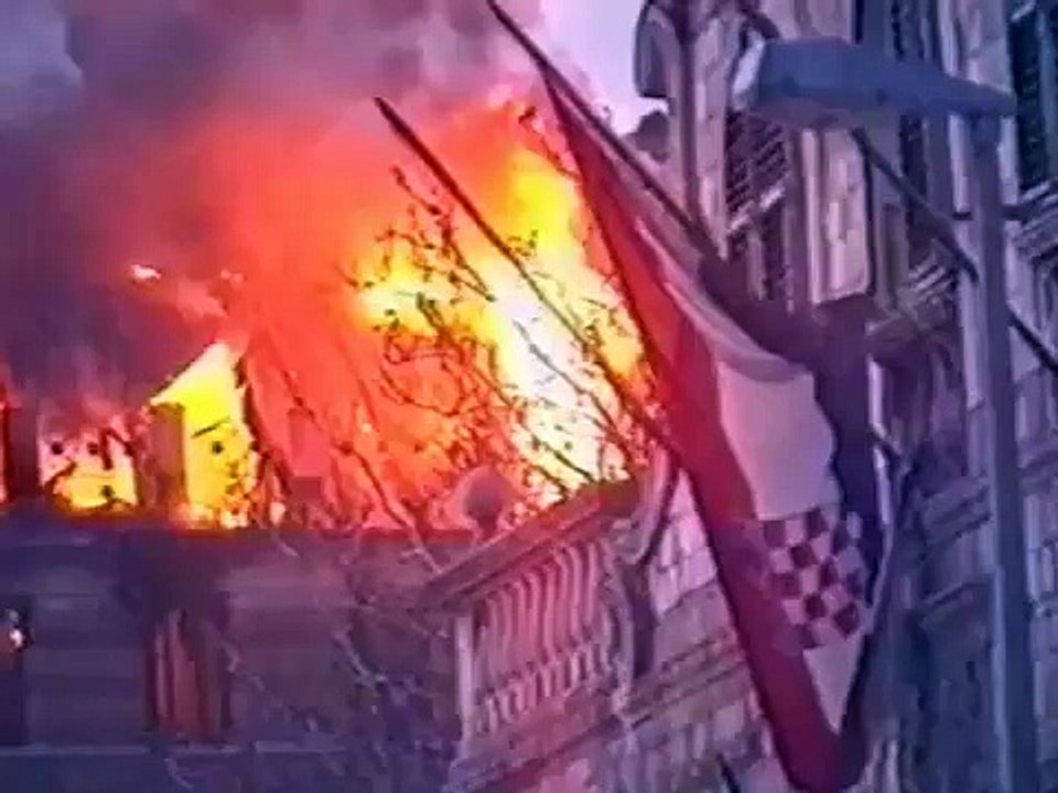 war in yugoslavija- croatia(ustasa) -serbia war(cetnik) scenes dubrovnik.avi