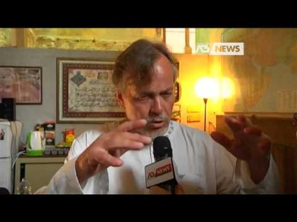 PREGHIERA NELLA "MOSCHEA CONTESTATA"