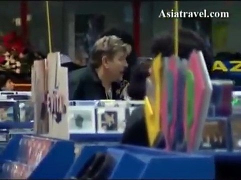 RARE Michael Jackson Footage MJ goes Shopping in Tokyo 1997