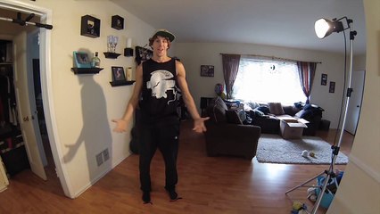 How to  Cut a T Shirt into a Tank Top (La Flair Parkour)