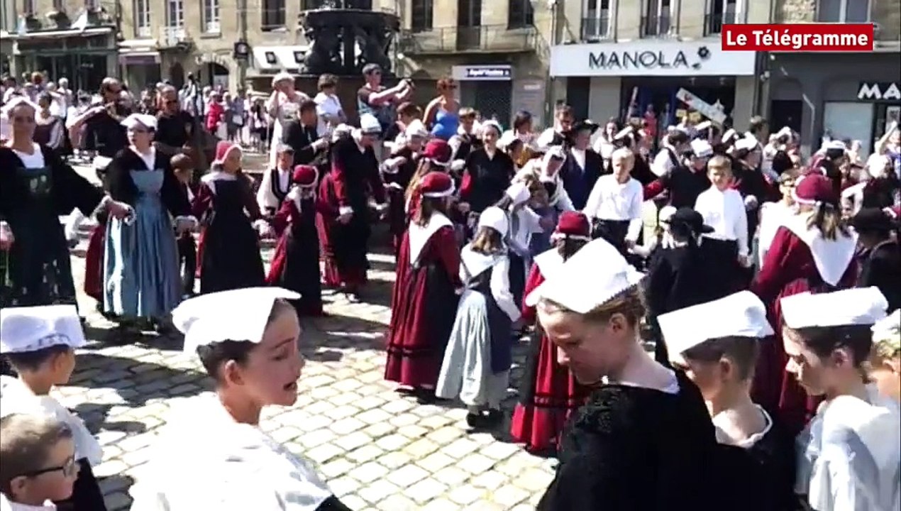 Guingamp. Premières danses pour la Bugale Breizh 2015
