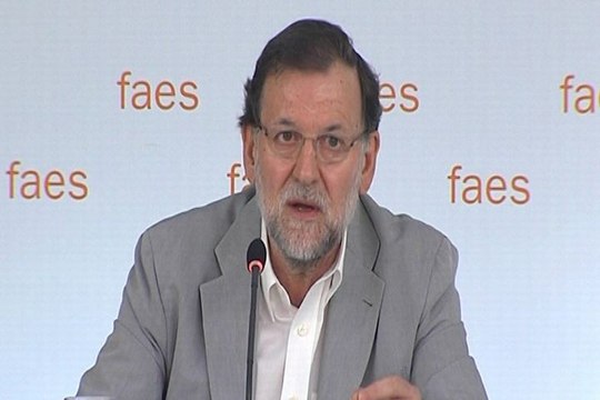 Rajoy acusa al PSOE de ser títere de radicales