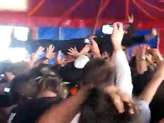 Adam Hills at Reading Festival 2008 crowd surfing + Artificial limbs.