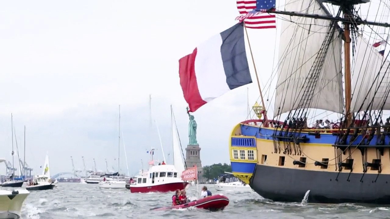 'Hermione' führt Schiffsparade zum US-Nationalfeiertag