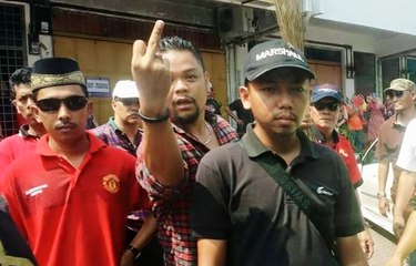 Gangsters Disrupt DAP Event With Kit Siang In Johor Baru