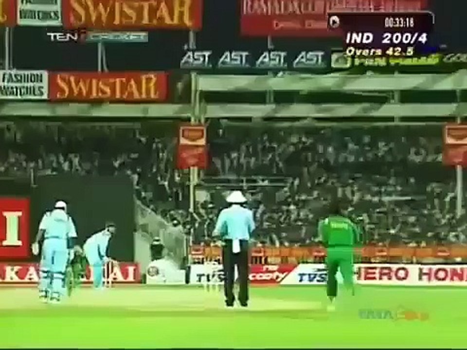 Wasim Akram In Swinging Yorker To Sourav Ganguly Classic Reverse Swing Ball
