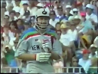 Aaqib magical slower ball to Mark Great Batch -1992 World Cup