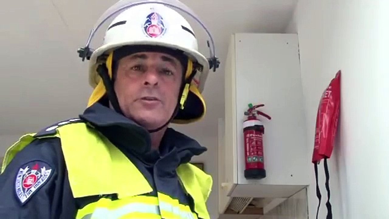 How to Use a Fire Blanket