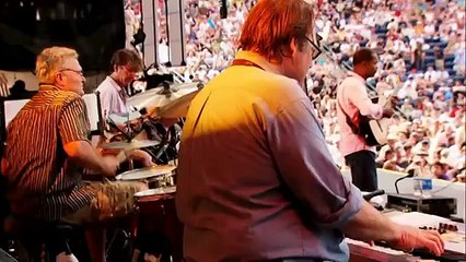 Crossroads Guitar 2010 - Vince Gill - Mystery Train