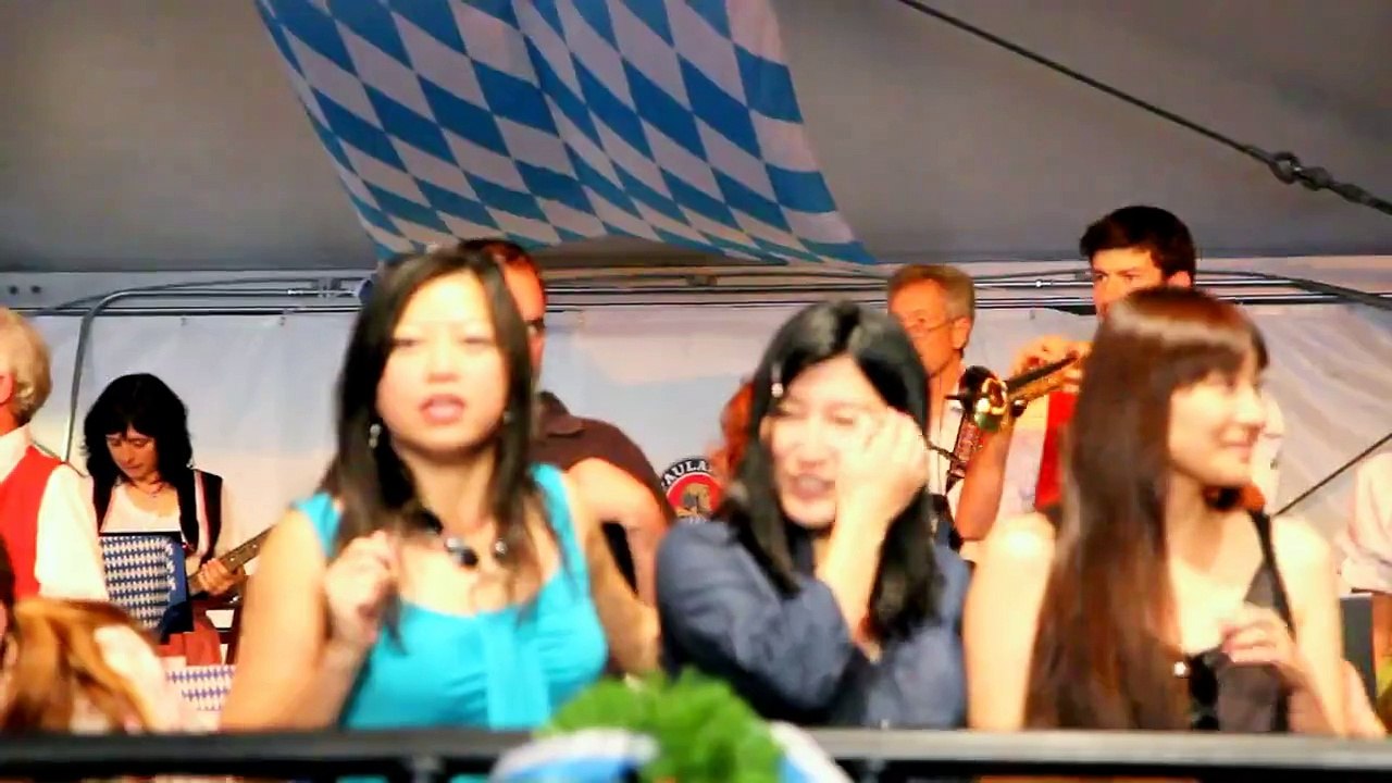 Oktoberfest Chicken Dance