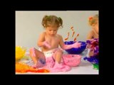 E.Q. Baby - ילדים משחקים ונמרחים בצבעי גוף - Body paint babies?