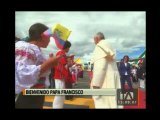 Niños indígenas recibieron al Santo Padre