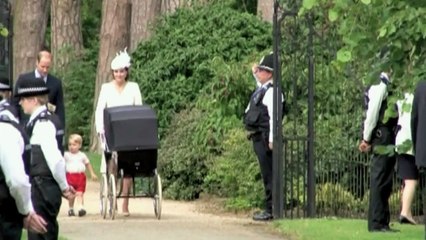 Princesa Charlotte é batizada no leste da Inglaterra