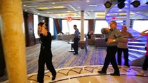 Dancing class on Yangtze Gold 8 - Vacances Sinorama Voyages Travel Holidays