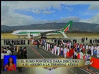 Así fue el arribo de Francisco a Ecuador
