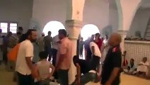شوفو اش صار في جامع التواب في سوسة بعد عزل الامام الخطيب