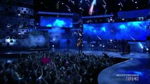 Shawn Mendes perfoming Stitches at the MMVAs