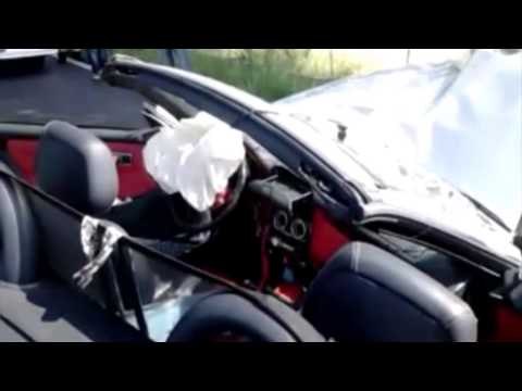 AUTO CONTRO PLATANO, MUORE BARBIERE