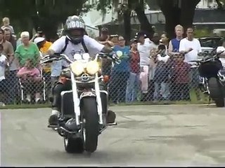 Kyle Woods Wheelie on Triumph Rocket III Cruise 2300 burnout
