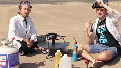 Votre casserole d'huile est en feu. Voici ce qu'il ne faut surtout pas faire !