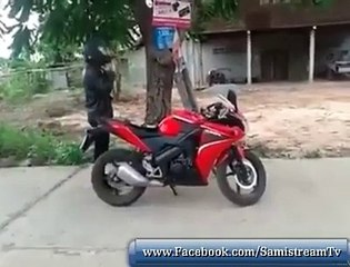 Une moto peut en cacher une autre