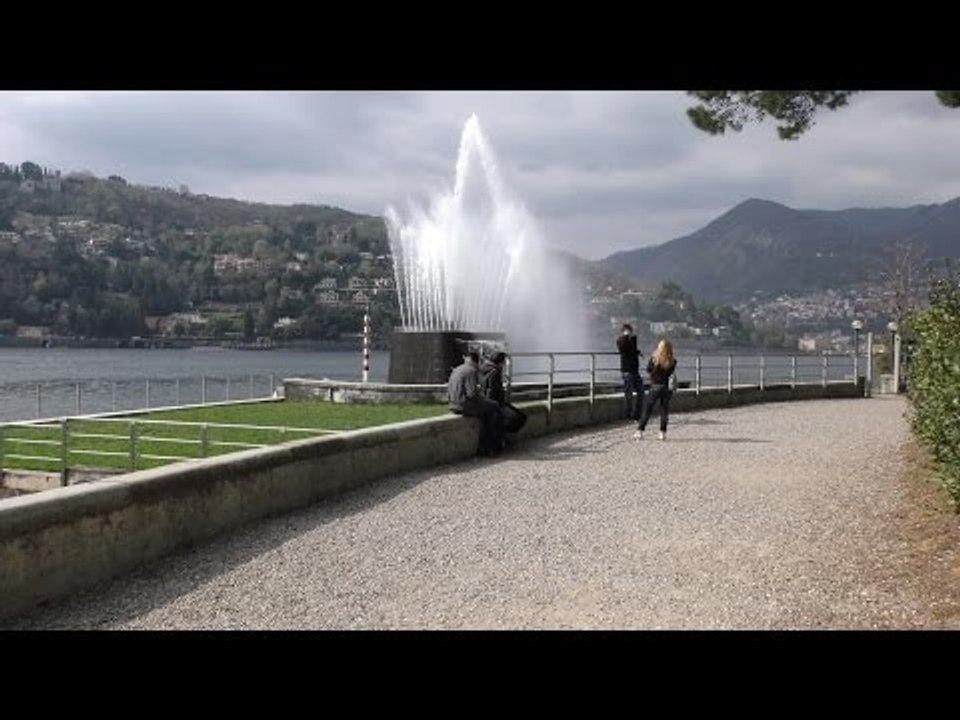 Como Lake 4K - Villa Geno, boats, people: Video test Panasonic HC-X1000
