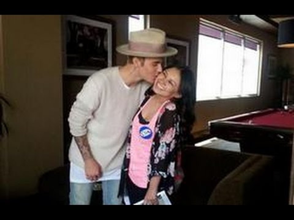 Justin Bieber Singing & Kissing Fans At Make A Wish Foundation Event