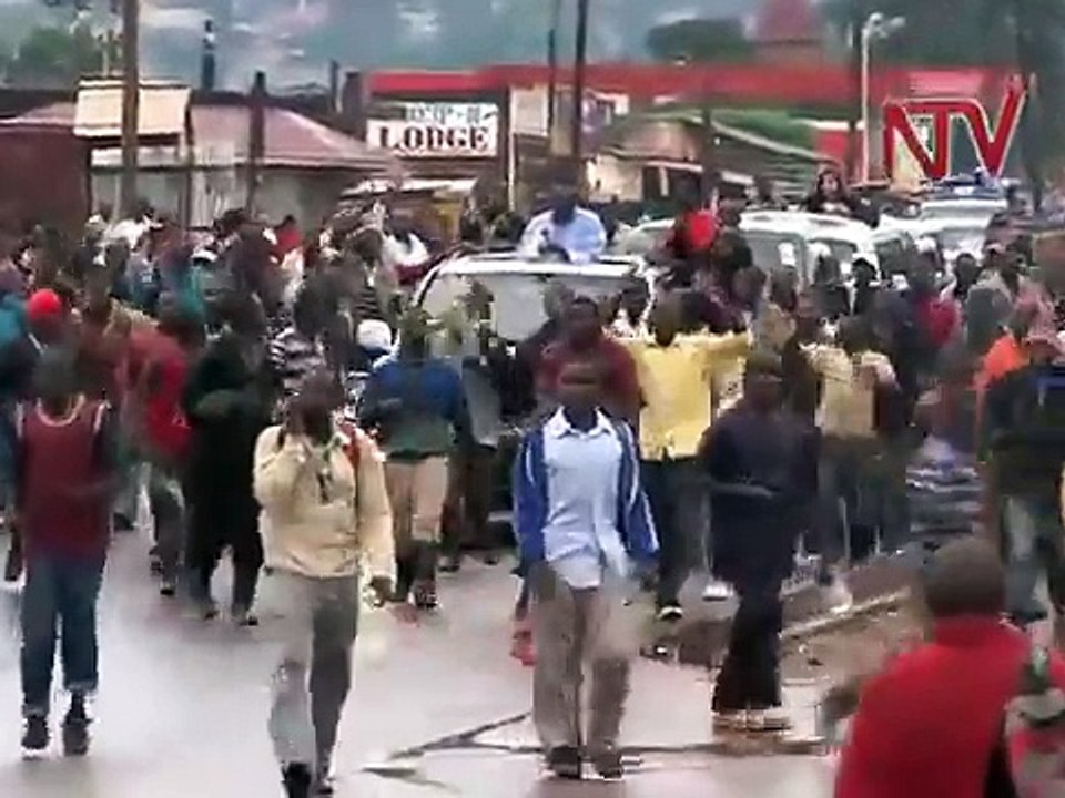 Besigye blinded by teargas