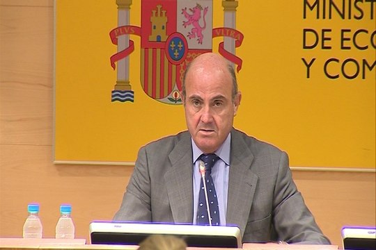 Guindos no contempla la salida de Grecia del euro