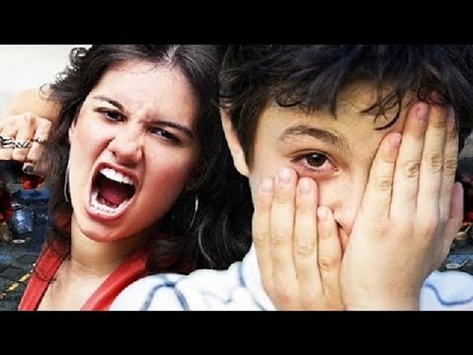 UN GAMIN RAGE, SA MERE LE DEFONCE !