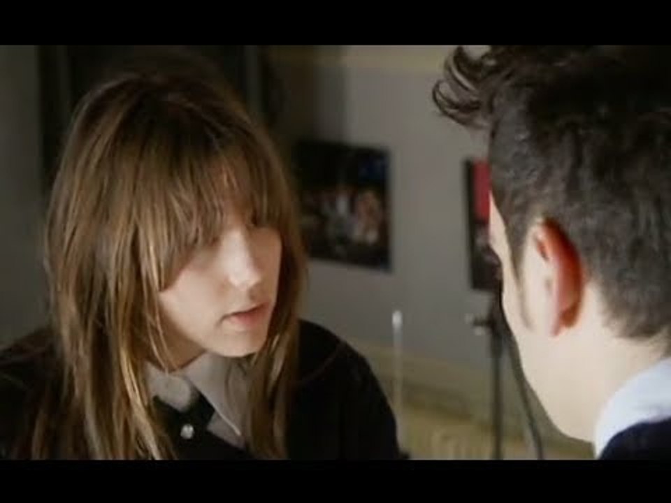Split en español, Capítulo 4, es un vampiro.